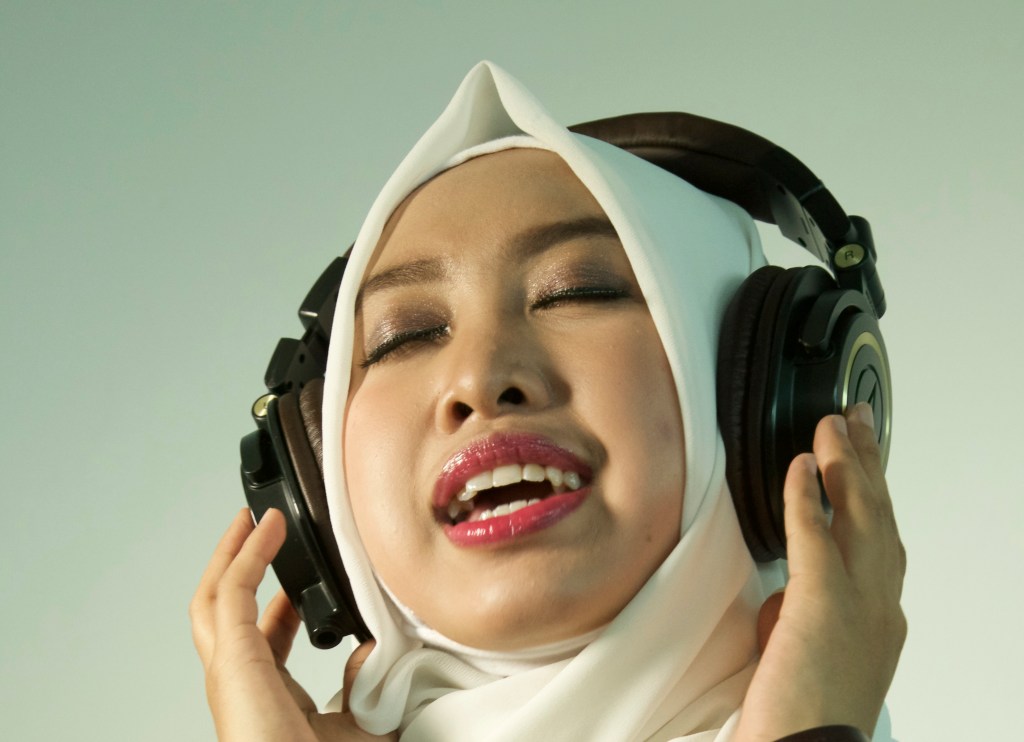 Sarah – Female Harris J of&nbsp;Indonesia?